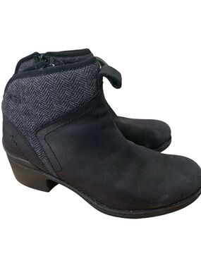 Merrell Women's Chateau II‎ Mid Pull Waterproof Boots. Size 8.5 M